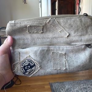 This is a nice purse that you can fit lots of stuff in it.